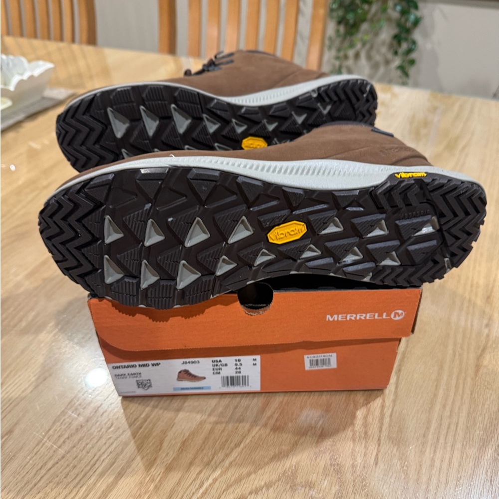 Merrell - Ontario Mid waterproof boot - brown -
size 10 - new in box - Picture 3 of 3